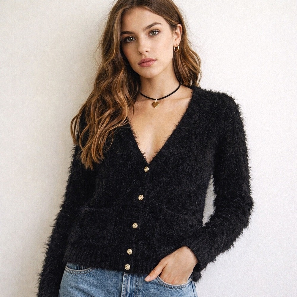 Love Crazy Womens Black Fuzzy Eyelash Cardigan V-Neck Button Front Sweater M